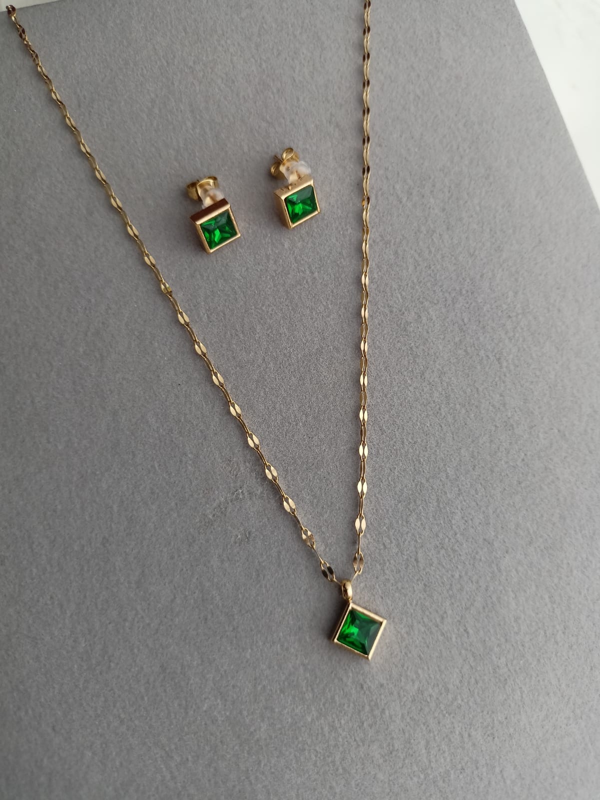 Emerald Diamond Necklace