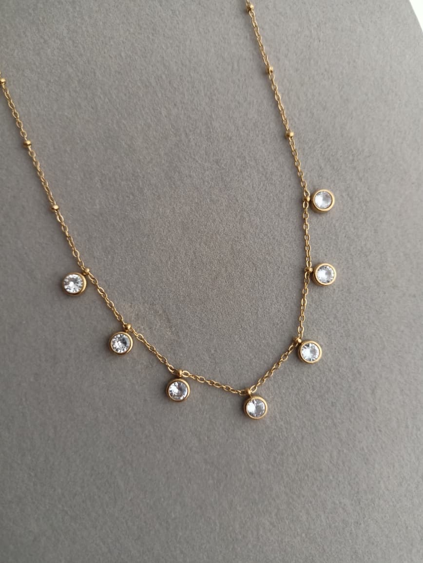Mary Necklace