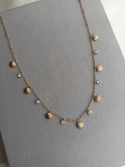 Shell charm necklace