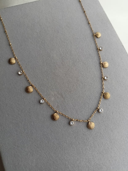 Shell charm necklace