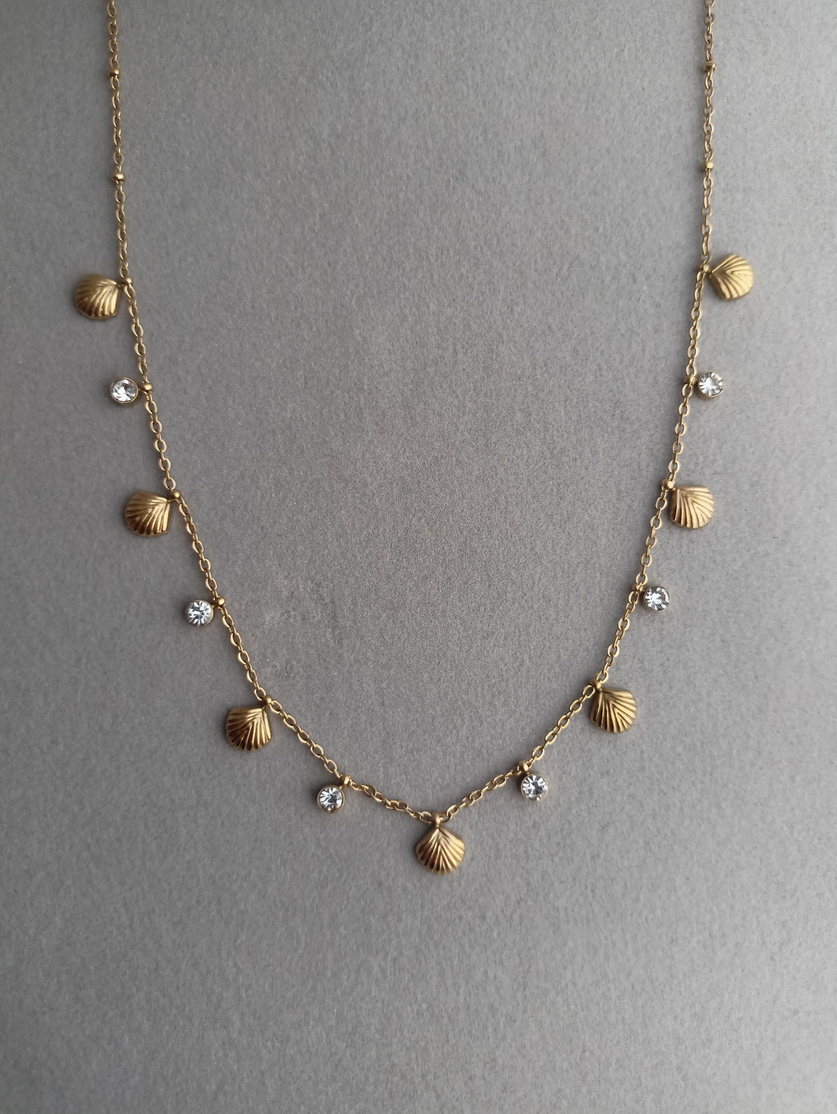 Shell charm necklace
