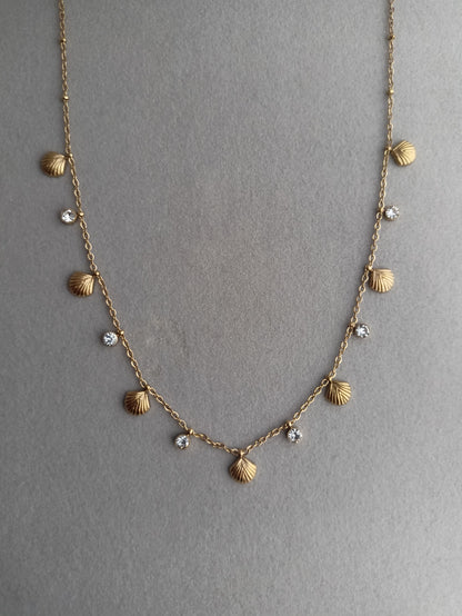 Shell charm necklace