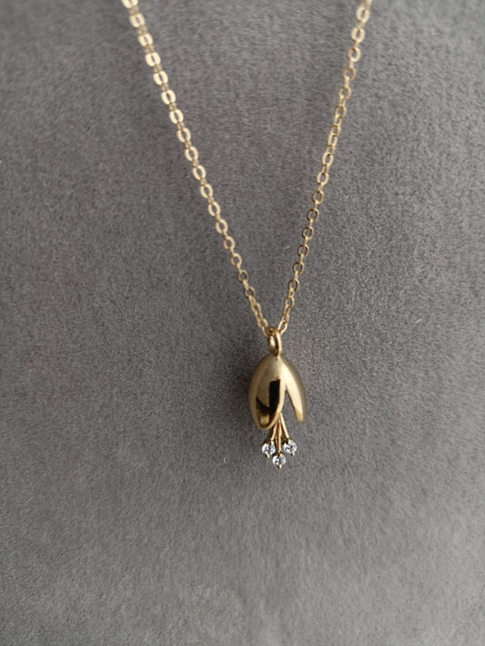The Dewdrop Bloom Neckalce