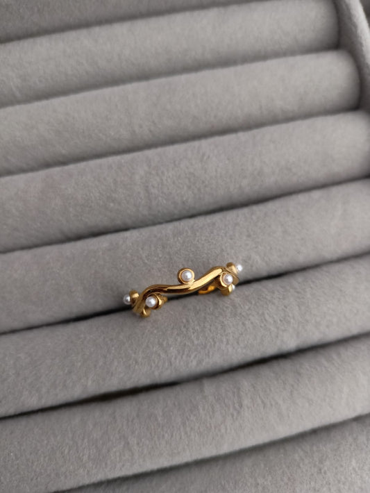 Zig Zag Pearl Ring
