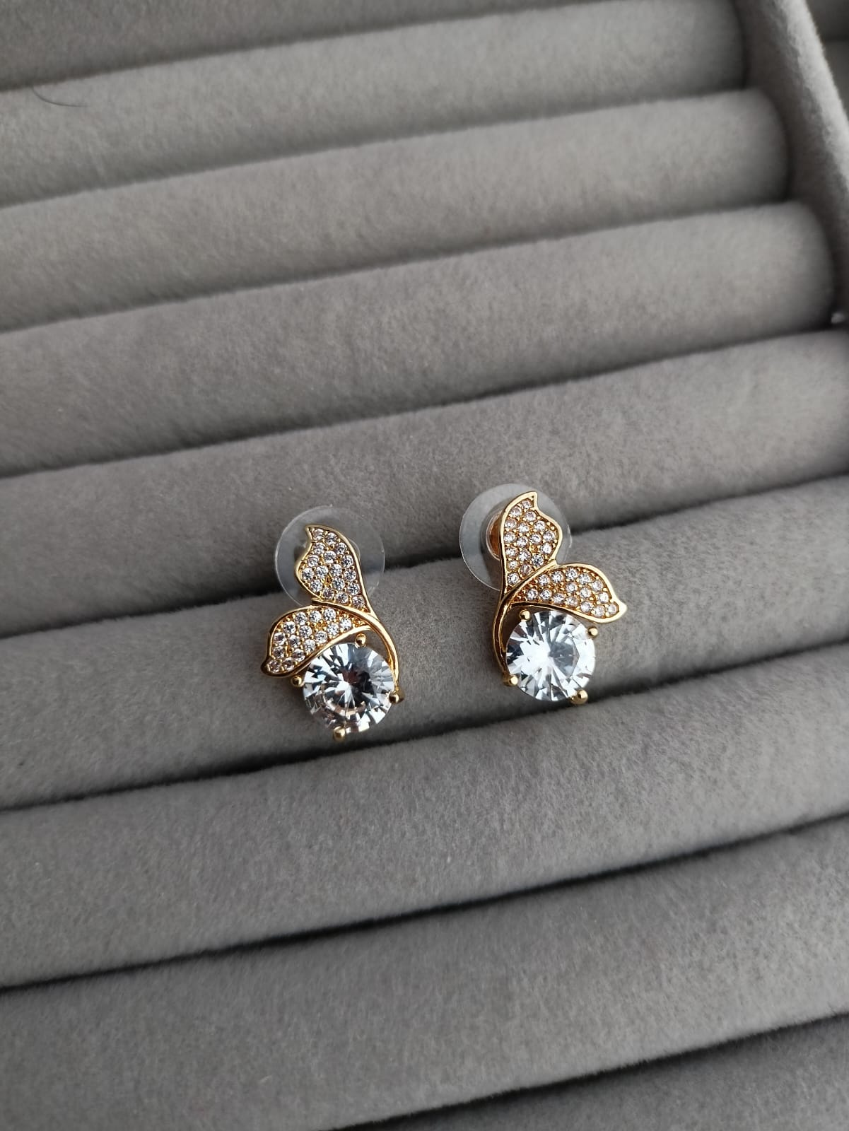 Tail Stone Studs