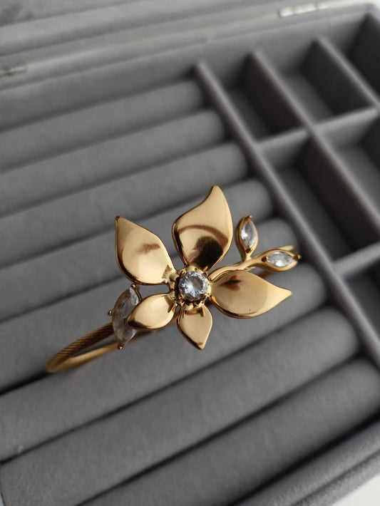 Golden Daisy Bangle