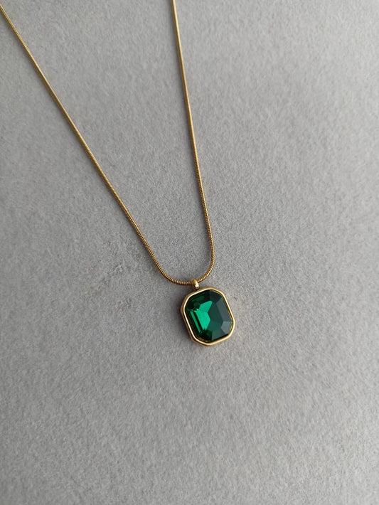 Alma Necklace