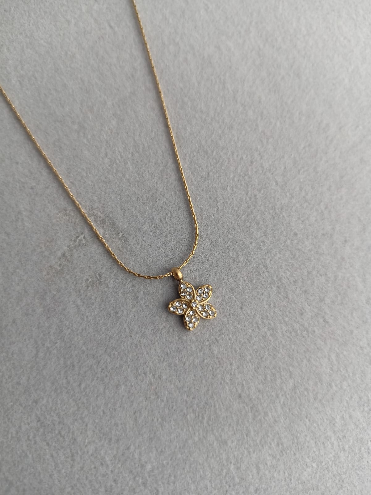 Floral stones Necklce