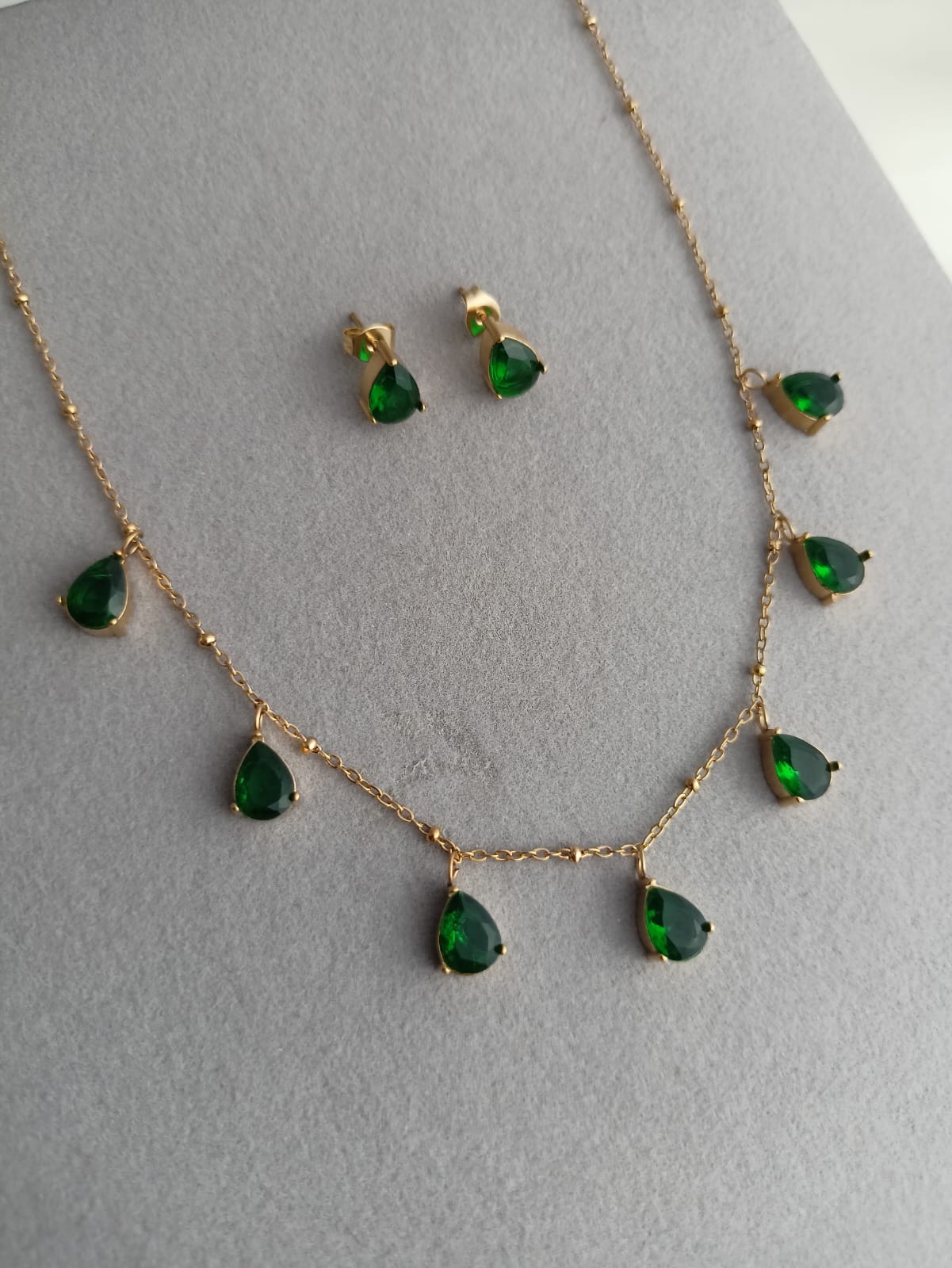 Nila Necklace Set