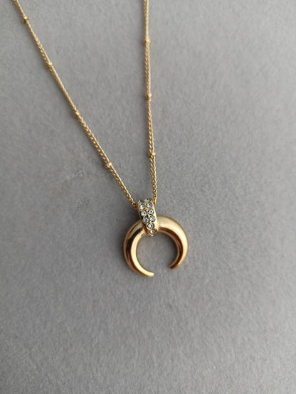 Curvy Necklace
