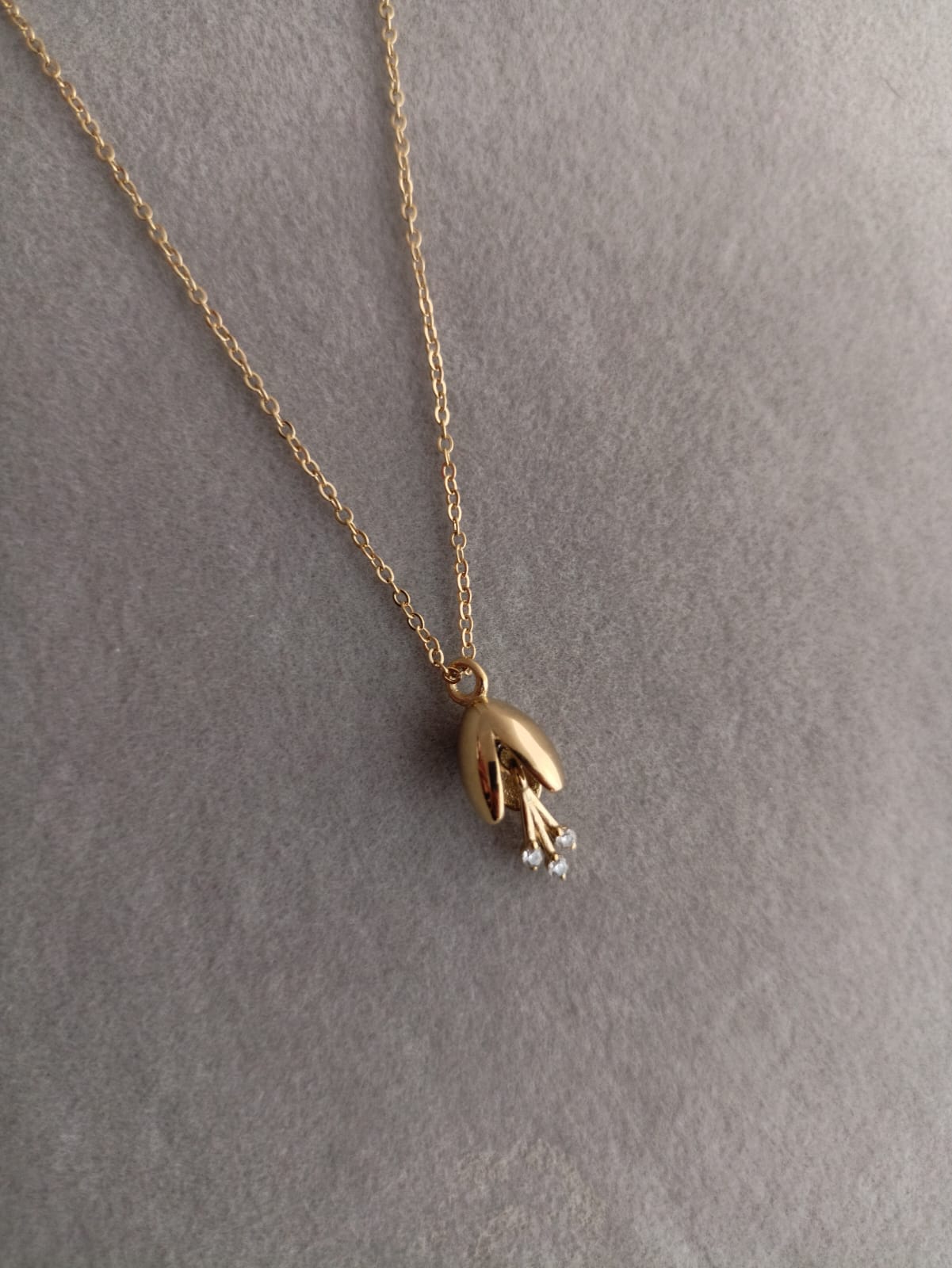 The Dewdrop Bloom Neckalce