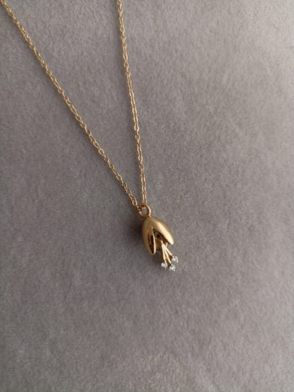 The Dewdrop Bloom Neckalce