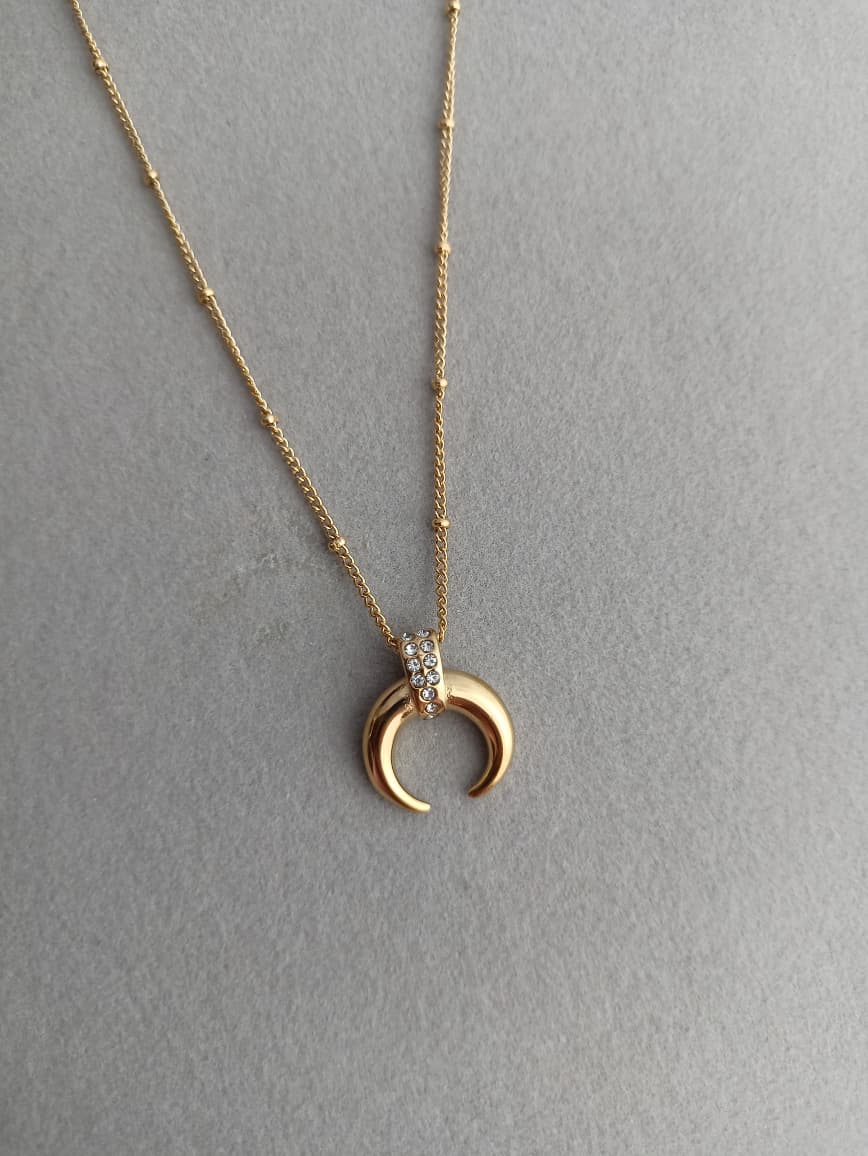 Curvy Necklace