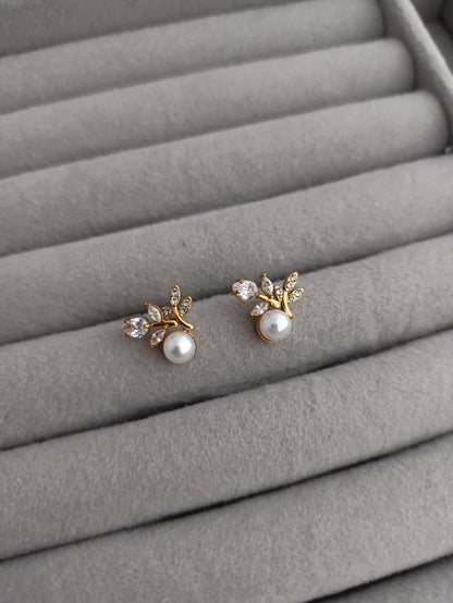 Tulip Pearl Stud Earrings