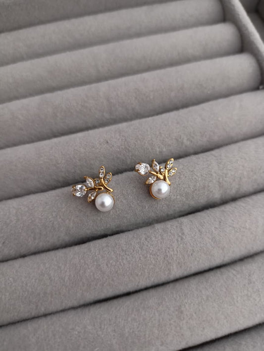 Tulip Pearl Stud Earrings