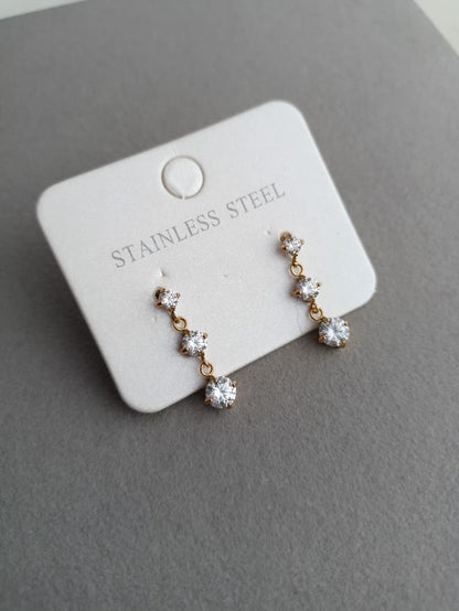 Dangle earrings