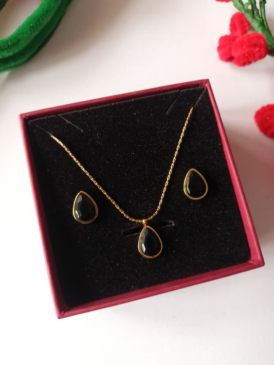 Darla Necklace Set