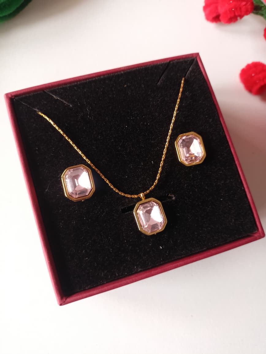 Dua Necklace Set