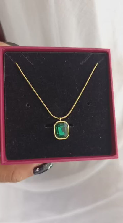 Alma Necklace