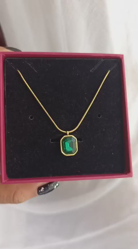 Alma Necklace